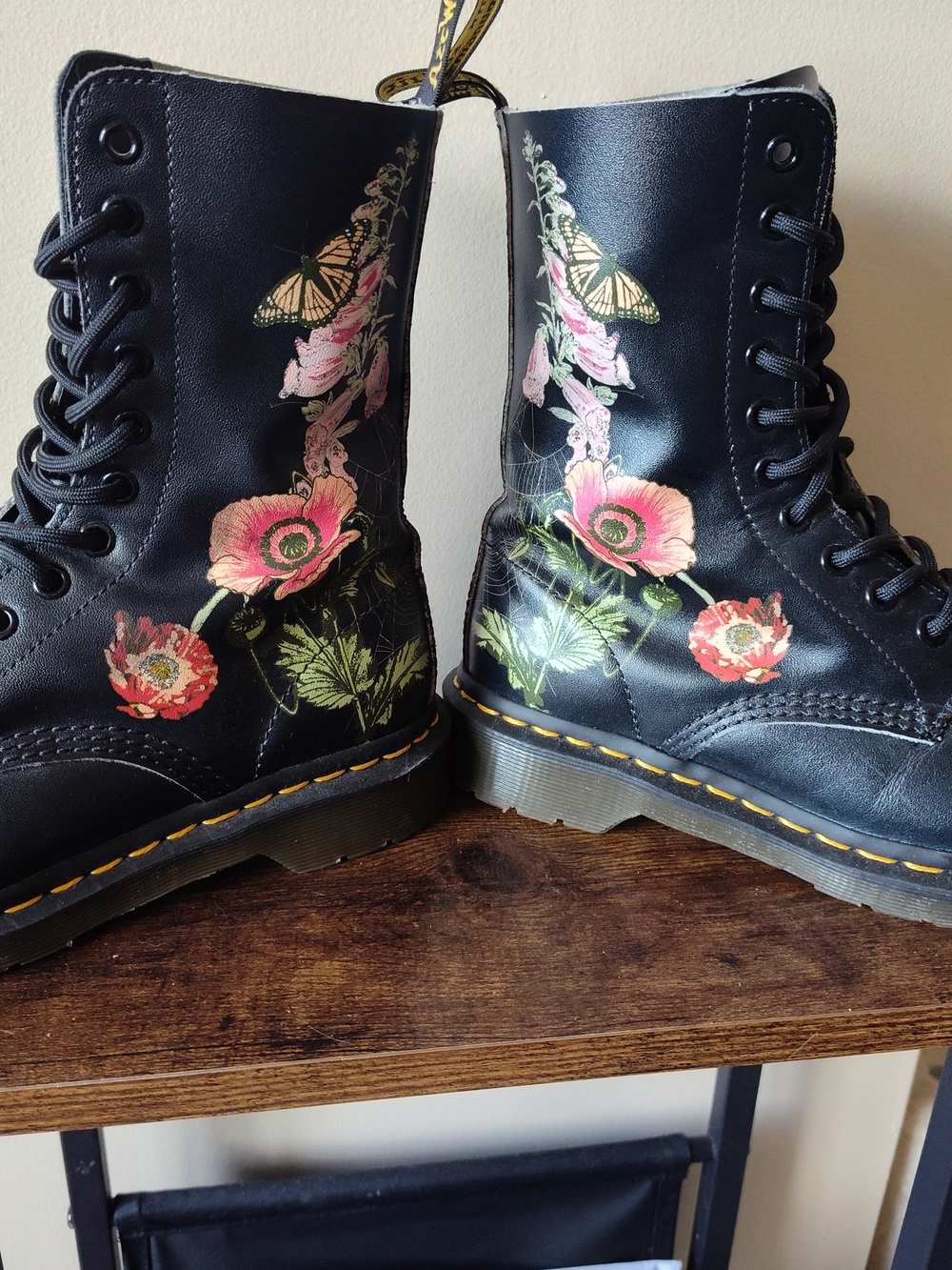 Dr. Marten's 1490 Wild Botanics Size US 7